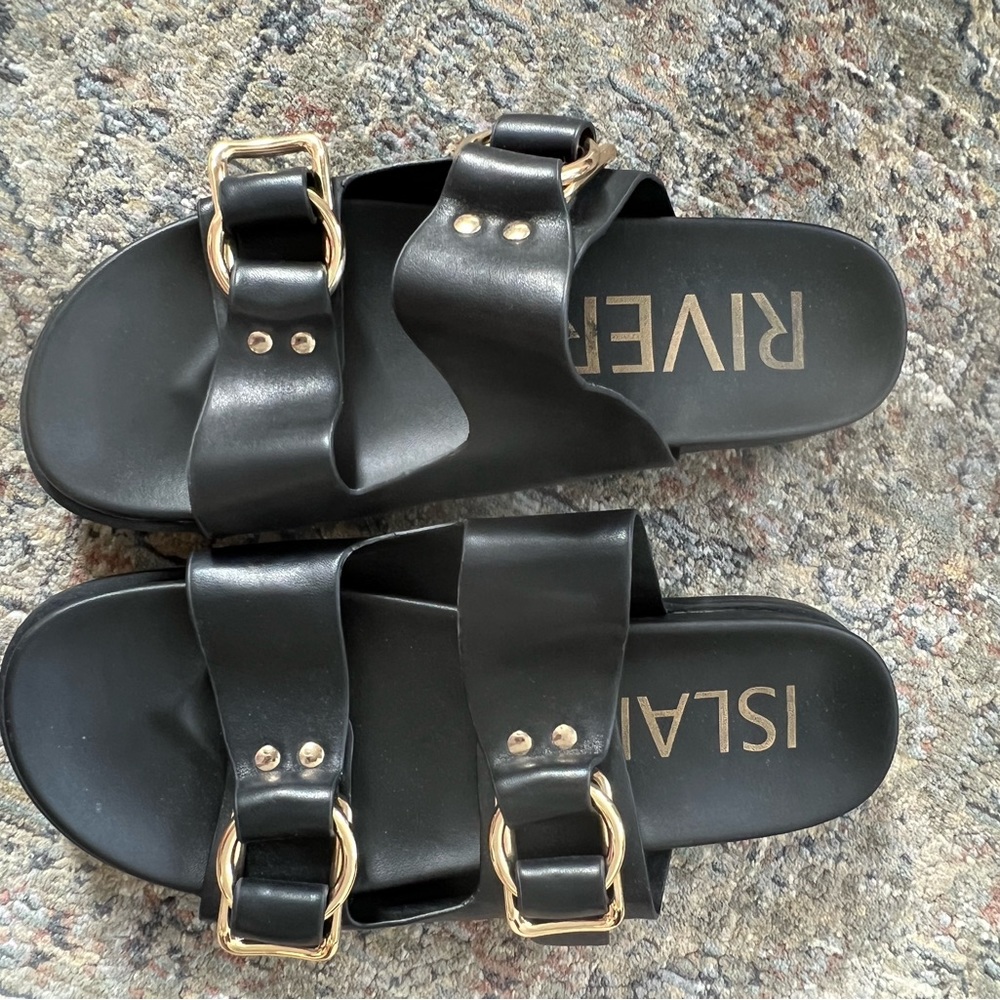 Island River Buckle Sandal
